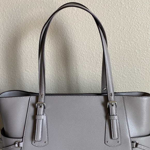 •Michael Kors• Large Voyager Tote Purse - Picture 7 of 16